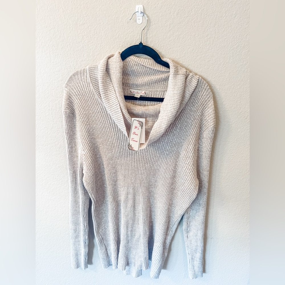 Woman’s pullover long sleeve